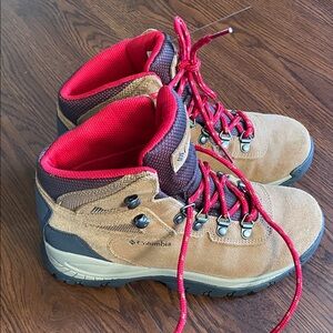 Columbia Women’s Newton Ridge Plus Waterproof Amped Hiking Boot